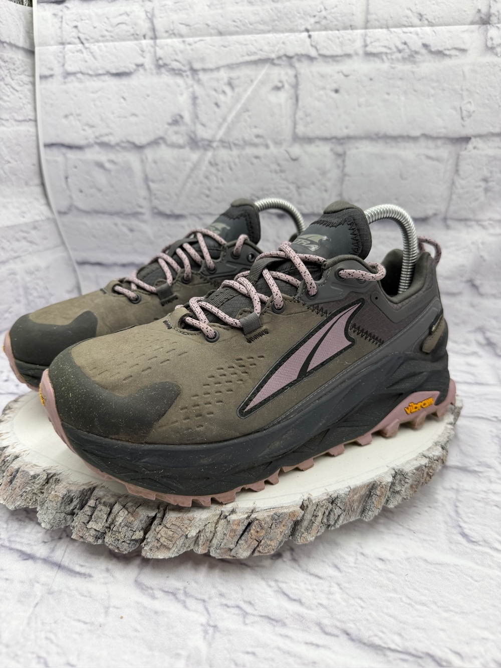 ALTRA Women's Olympus 5 Hike Low GTX Gore-Tex Hiking Shoes Size 8 Medium US